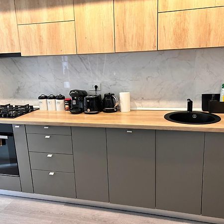 Industrial Style Appartement Boekarest Buitenkant foto